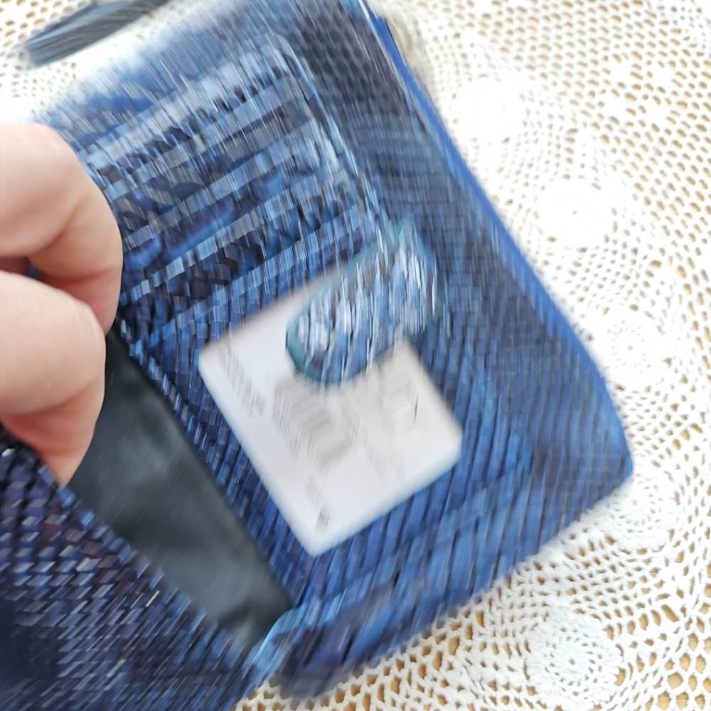 Metropolitan Mobility Wristlet Blue color - Picture 3 of 16